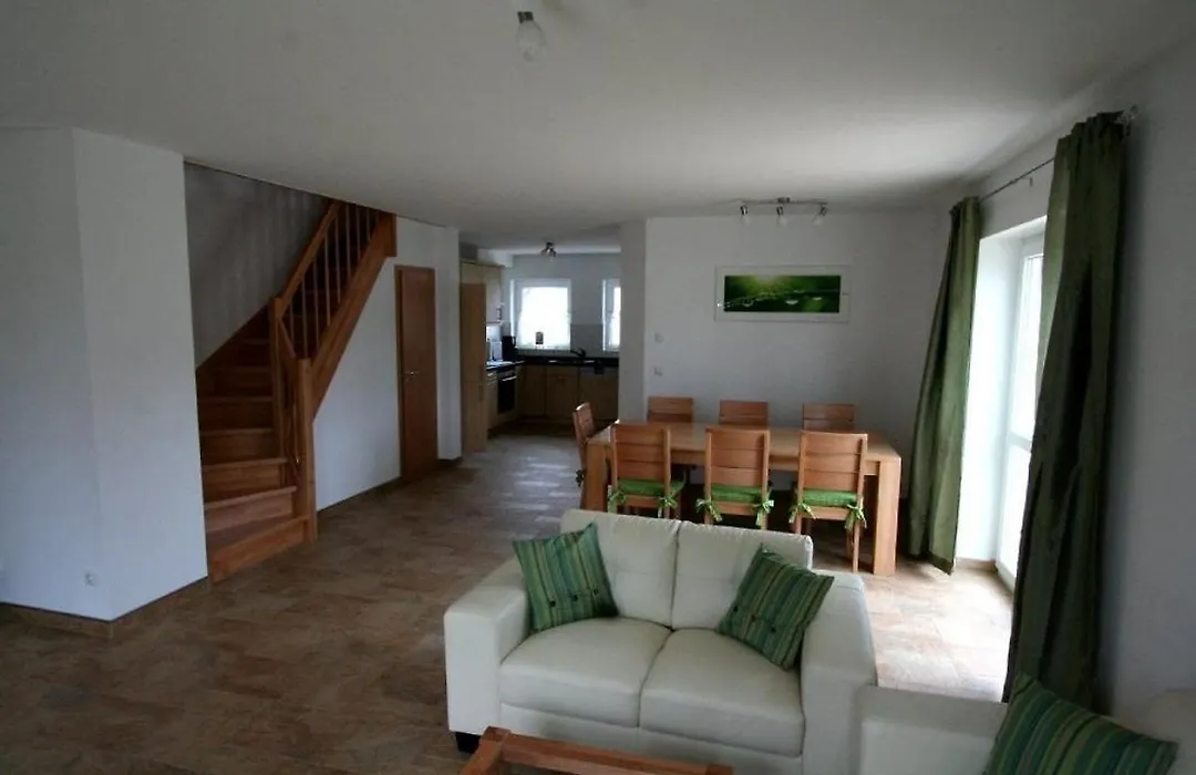 Haus 145 2, Kiefernweg 10 a-1